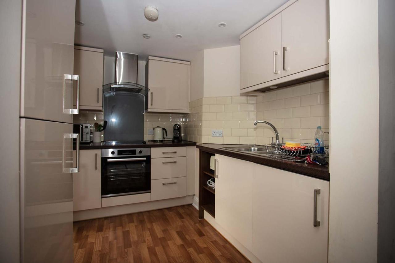 Salisbury 2-Bed Luxury Apartment Exterior photo